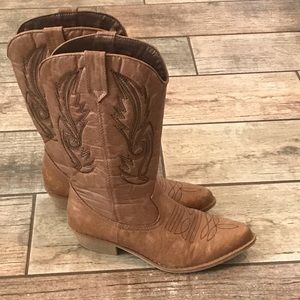 Women’s Brown Coconuts Boots size 7